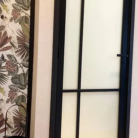 Center Close To Station דירה *